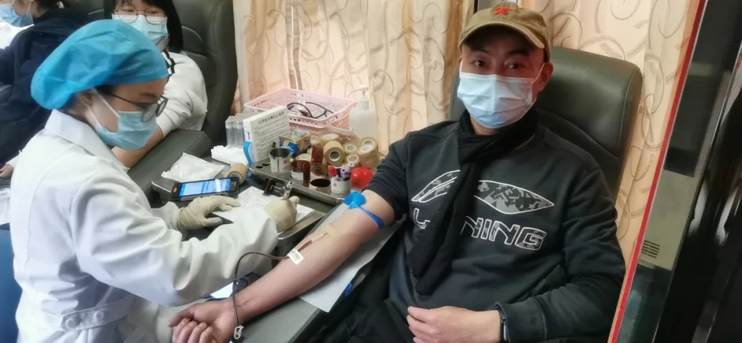 公益|血浓情更浓，我司党支部组织党员参加无偿献血活动